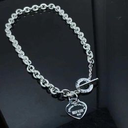 2024 nuovo braccialetto di moda di design amore squisito per i gioielli souvenir regalo di alta qualità della fidanzata 1JOA