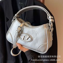 Manufacturers Handbag Wholesale and Retail Niche Small Autumn 2024 New High-end Texture Crossbody Bag for Womens One Shoulder Underarm