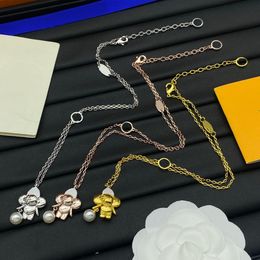 Couple Necklaces Four Leaf Clover astronaut holding pearl pendant necklace Accessories Jewellery With Original Dust Bag Box pscale Holiday gifts Shiny Non-Fading