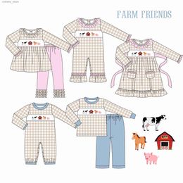 T-shirts Baby Boutique Long Sleeve T-shirt Set Round Neck Farm Animal Embroidery Girl Dress Boy Yellow Lattice Top Clothes And Blue Pants L240311