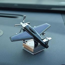 Enfeites de carro interessantes decorações interiores brinquedos podem girar quando há luz solar energia solar avião carro perfume decoração 240307