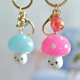 Cartoon Cute With Light Emitting Small Mushroom Keychain Creative Men's And Women's Car Bags Keychain Rings Pendant 2024