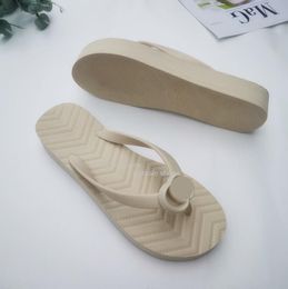 2024 fashion G designer ladies flip flops simple youth slippers moccasin shoes suitable for spring summer and autumn hotels beaches other places 35-42