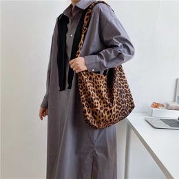 HBP Non-Brand womens cross body bag simple large capacity fluffy new products popular leopard print single shoulder tote
