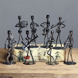 Set of 8pcs Mini Band Sculpture Musical Instrument Figurine Ornament Iron Music Man Figurines Home Decoration Christmas Gift T2003257g