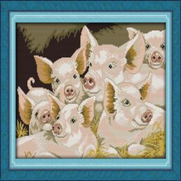 Lovely pig family Handmade Cross Stitch Craft Tools Embroidery Needlework sets counted print on canvas DMC 14CT 11CT Home decor pa272U
