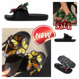 2024 designer sandals famous slippers slides black leather runner womens shoes summer beach sandels heel Casual Flip flops outdoors GAI