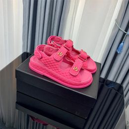 Pantofole sandali da donna di design Scivoli da donna di alta qualità Pelle di vitello cristallo Scarpe casual trapuntate Piattaforma Pantofola da spiaggia estiva 35-42 Con scatola e borsa della spesa