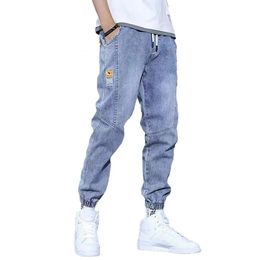 Men Jeans Autumn Winter Warm Plush Lined Drawstring Elastic Waist Denim Pants Pockets Casual Loose Soft Male Cuffed Trousers 230226