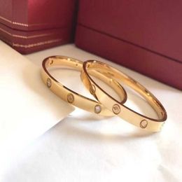 Designer Gold bracelet for women Luxury Jewelrys Carer Original Trendy LOVE Diamond V-gold 18k silver bracelet Open Style Wedding Jewellery for gift with box X8WW