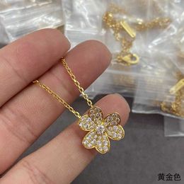 V Necklace V Gold Plated Mijin Clover Necklace Full Diamond CNC Advanced Precision Edition Fashion Internet Celebrity255