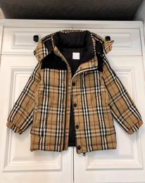 Kids Coat Baby Down Coats Jacket Designer Kid clothe With Badge Hooded Stripe Thick Warm Outwear Girl Boy Girls Classic Cheque khak2775689