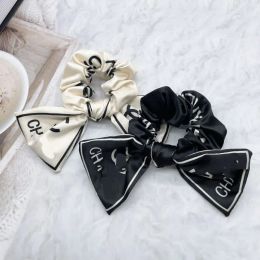 Fashion Classic Design Letter Hair Rubber Band Luxury Designer For Women Bow Elegant For Charm smycken hårtillbehör