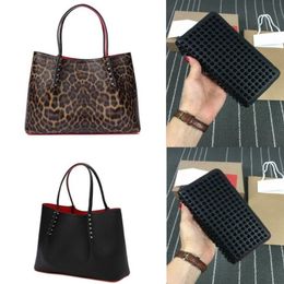 Women men luxurys Fashion Messenger Bag cabata designer totes rivet genuine leather Wallets Red Bottom Handbag composite handbags 242d