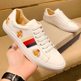 Luxury Designer Little Bee White Shoes Mens Board High Version Leather Casual Headlayer Cowhide Tide Trainers GLD9