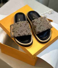 Pantofole Pantofole firmate Donna Tacco piatto Sandali superiori in metallo in pelle di lusso Scarpe in erba di cotone Pantofole casual primaverili e autunnali 35-45