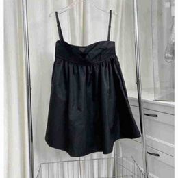 Basic & Casual Dresses Designer 2024 Spring/Summer New Metal Triangle Decoration Chest Hollow Black Sling Dress W9AQ