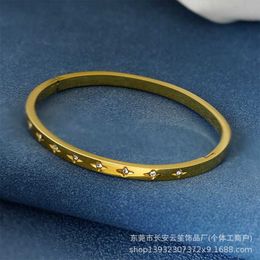 Designer Gold bracelet for women Luxury Jewelrys Carer Original Trendy LOVE Diamond V-gold 18k silver bracelet Open Style Wedding Jewelry for gift with box OJ46