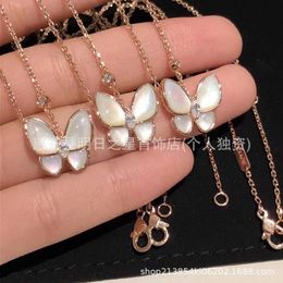 V Necklace V Gold High Version Butterfly Natural White Fritillaria Necklace for Women Thick Plated 18K Rose Gold Fashion Butterfly Pendant with Collar Chain