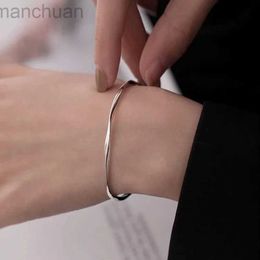 Bangle New Fashion Mobius Smooth Cuff Open Bangles Girl Bilezik Bracelet Women Wedding Jewelry Simple Mujer Pulseras Christmas Gift ldd240312