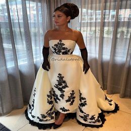 Luxury Black White Gothic Wedding Dresses With Overskirt Train Gorgeous Strapless Dubai Arabic Bridal Gowns Elegant Queen Bride Gown Vestios Novia Robes De Mariee