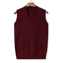 Mens Sleeveless Vest Casual Vneck Diamond Patterned High Quality Man Clothes 240312