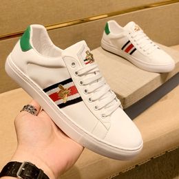Luxury Designer Little Bee White Shoes Mens Board Leather Summer High Edition Casual Trainers WRVH