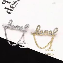 20style Luxury Designer Brooch Gold Plated Brand 18K Gold Plated Letter Brooches For Women Charm Wedding Gift Jewellery Accessorie