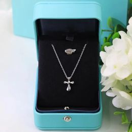Designer Pendant Necklaces Luxury Classic 18k Gold 925 Silver Diamond Long Cross Necklace for Men Women Girls Mother Wedding Party Jewer 2836