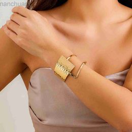 Bangle Wide Hollow Bangles Minimalist Alloy Gold Silver Colour Bracelets For Women Fashion Jewellery ldd240312