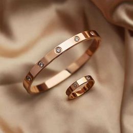 Designer Gold bracelet for women Luxury Jewelrys Carer Original Trendy LOVE Diamond V-gold 18k silver bracelet Open Style Wedding Jewelry for gift with box 23SM