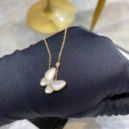 V Necklace 925 Sterling Silver Fanjia White Beibei Butterfly Necklace Plated with 18K Rose Gold CNC White Beimu Mother Beibei Pendant Collar Chain