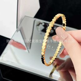 Designer Gold bracelet for women Luxury Jewelrys Carer Original Trendy LOVE Diamond V-gold 18k silver bracelet Open Style Wedding Jewelry for gift with box 734E