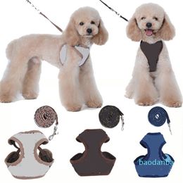 Designer Pet Harnesses Leashe Fashion Letter Embroidery Cute Teddy Puppy Small Dog Supplies Personality Pet Leash Collar 2PCS Sets303S