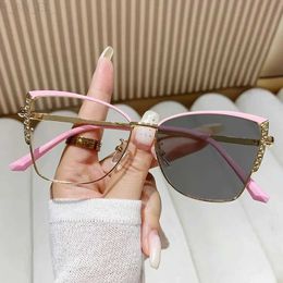 Sunglasses Fashion Cat Eye Anti Blue Light Photochromic Glasses Women Vintage Triangle Metal Frame Colour Change Eye Protection Spectacles L24312