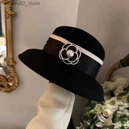 Wide Brim Hats Bucket Hats French vintage Herben-style wool pearl flower bell-shaped hat fashion elegant dome small fragrant Woollen top hat lady Q240312