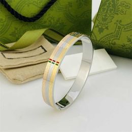 Hot selling in 2024Fashion designer Bracelets for Women love Bangle Luxury Designer Jewelry 18K Gold Plated green red Stainless steel Wedding Lovers Gift Bangle bra