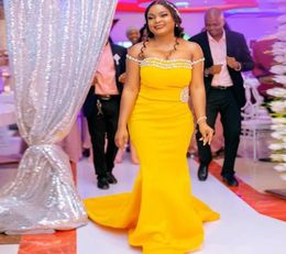 Plus Size Maid of Honor Dress Customized Formal Evening Gowns Yellow Off Shoulder Long Mermaid Bridesmaid Dresses with Crystal Sat8566413