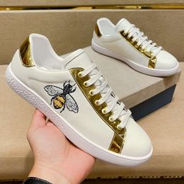 Luxury Designer Mens Shoes Little Bee White Board High Version Quality Leather Casual Womens Trainers Z48O