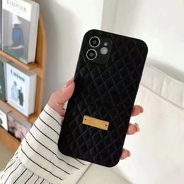 PC033 - PC037 Luxury Classic Fashion Phone Case for IPhone 15 14 Plus 13 ProMax 12 11 Por Max X XR XS Max Rhombus Diamond Texture Phone Cover Card Holder Customised Logo Bag