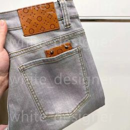 2024 Luxus Frühjahr/Sommer Designer Herren Jeans Europäische High-End-Modemarke Handwerk Europäische Waren Elastische Slim Fit Jeans mit kleinen Füßen für Männer Hohe Qualität