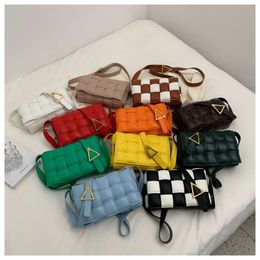 Discount Shops Womens 2024 Autumn/winter New Trendy and Fashionable Weaving Small Square Bag Versatile One Shoulder Crossbody