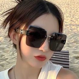 8A quality Designer H home sunglasses 2024 New celebrity with the same style high-end women a large face slimming and fashionable Korean version popular online trend