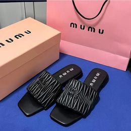 Verão Praia Slip-on Chinelos Homens Preto Moda Flip Flop Slide Sandália Feminina DHgate MIUI Sliders Luxurys Couro Ao Ar Livre Sandale Mius Designer Flat Heel Loafer Mule