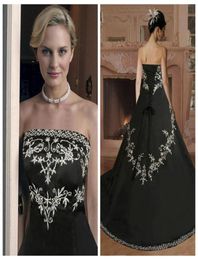 2019 Vintage Black ALine Wedding Dresses With Embroidery Lace Up Back Bridal Gowns Strapless Custom Gothic Vestidos De Marriage B7255301