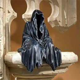 Decorative Objects Figurines Black Grim Reaper Statue Thrilling Robe Nightcrawler Resin Desktop Figurine Ornaments Horror Ghost Sc264Y