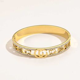 Hot selling in 2024Bangle Wholesale Classic Bracelets Women Bangle Luxury Designer Bracelet Crystal 18K Gold Plated Stainless steel Wedding Lovers Gift Jewelry