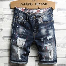 Fashion Graffiti Ripped Mens jean shorts Patch Raggedy Five-cent Beggar Denim Pants High Quality Brand Jeans Men Clothing 240227