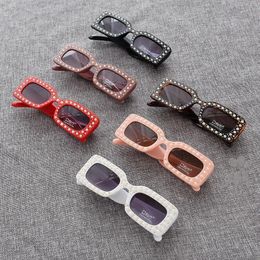 Luxury Brand Sunglasses Children Pearl Frame Retro Rivet Summer Girls Goggles Visor Mirror UV400 NX 240226