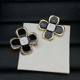 Stud Brand Luxury Sweet Flower Designer Charm Earrings Studs for Women Retro Vintage Gold Black Pink Love Earring Earings Ear Rings Jewellery Gift Newest Arrival